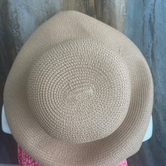 Two straw large summer beach hats - Picture 6 of 7